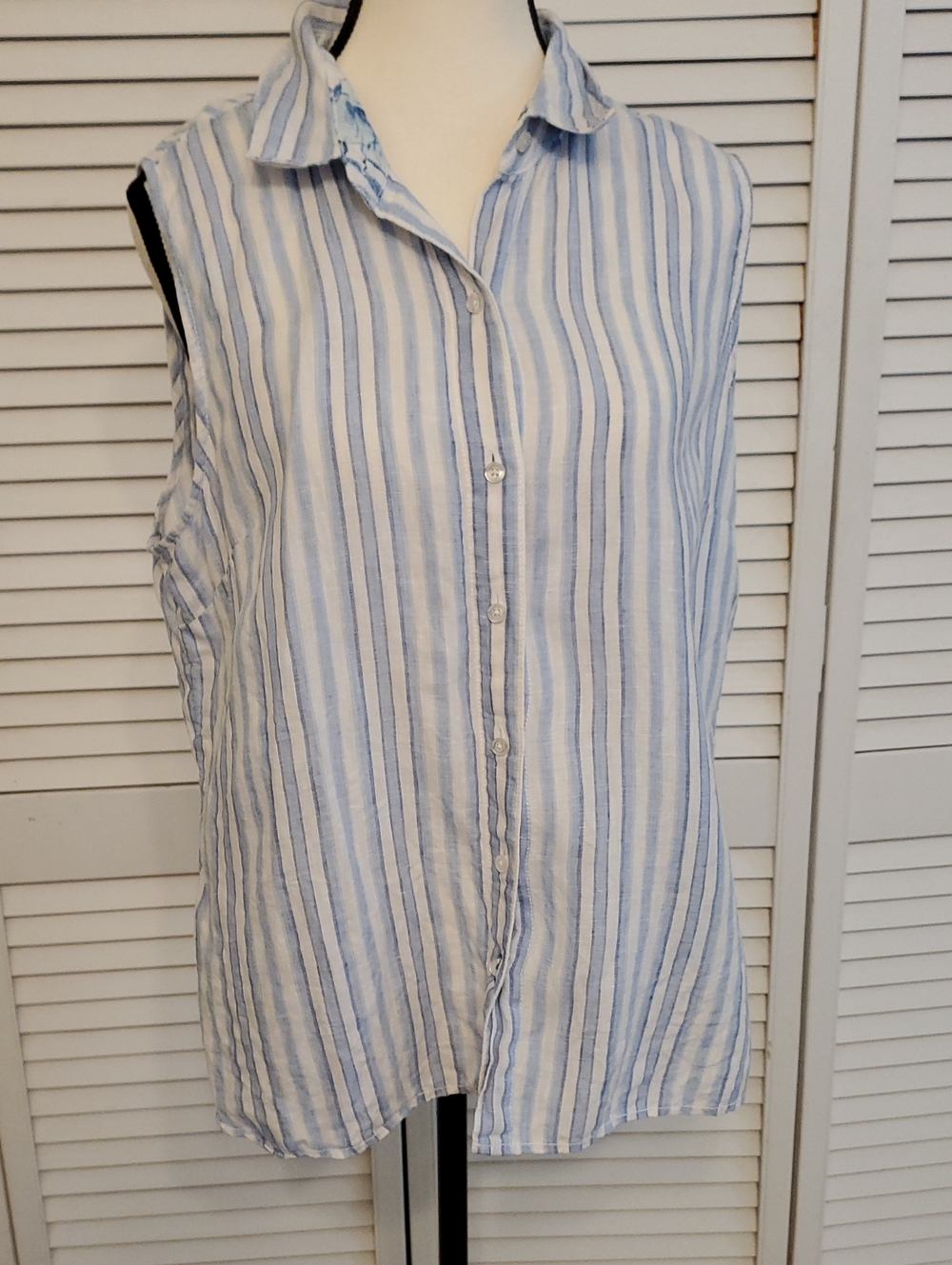 Tommy Bahama 100% Linen Blue and White Striped Beach Coastal Top, Size Large